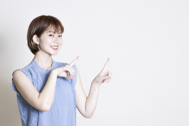 チャットレディを紹介する女性の画像